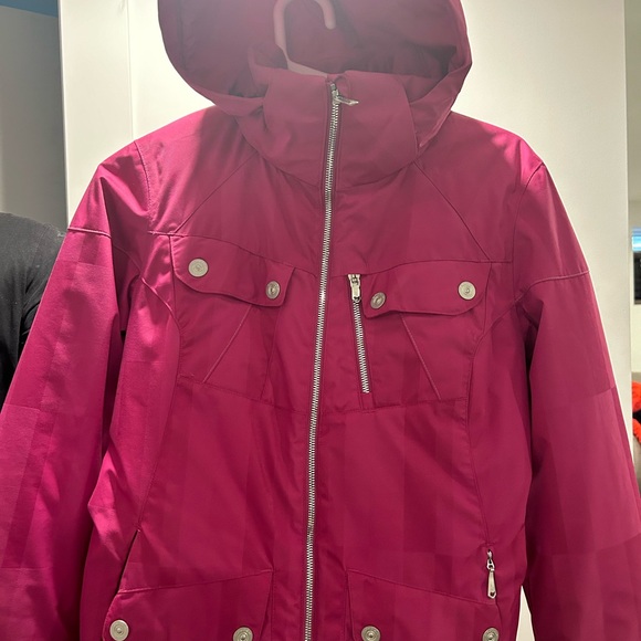 Amazing Spyder Ski Jacket!! Barely worn! Size 6, equivalent to a size small - Picture 3 of 6
